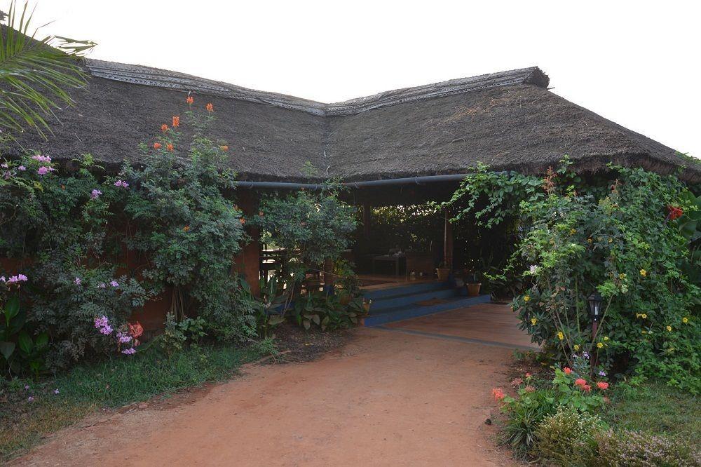 Hotel Red Earth Kabini Begūr Exterior foto