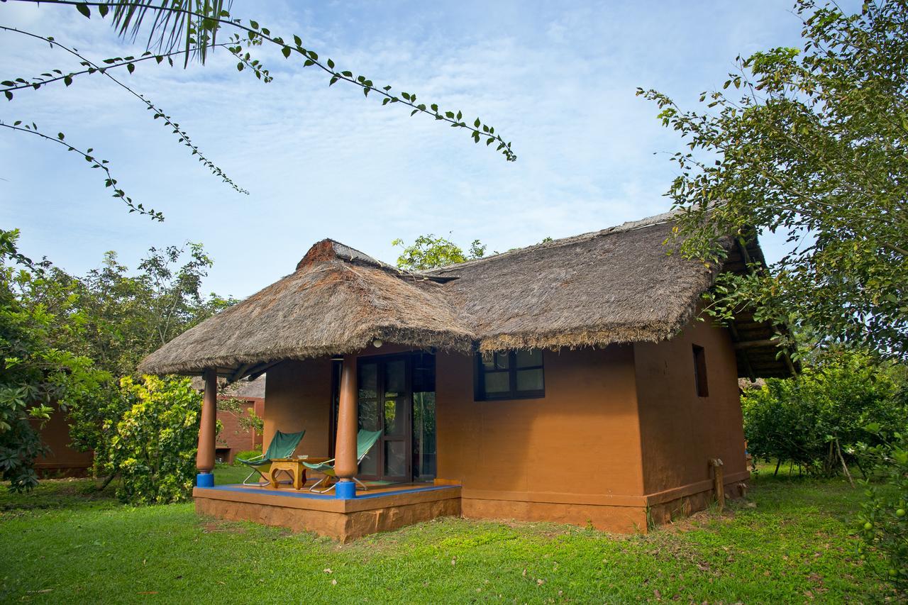 Hotel Red Earth Kabini Begūr Exterior foto